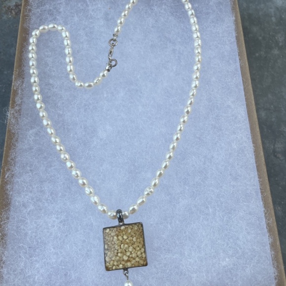 Pearl Sterling silver Necklace with square seed Pendant - Picture 4 of 4